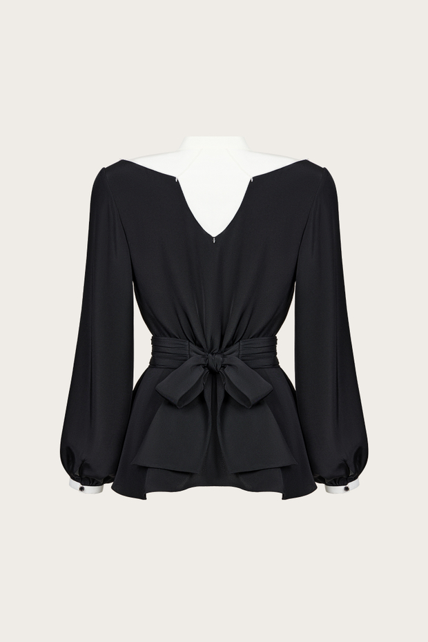 ЖАКЕТ ИЗ ШЕЛКА С ДЕКОРАТИВНОЙ МАНИШКОЙ