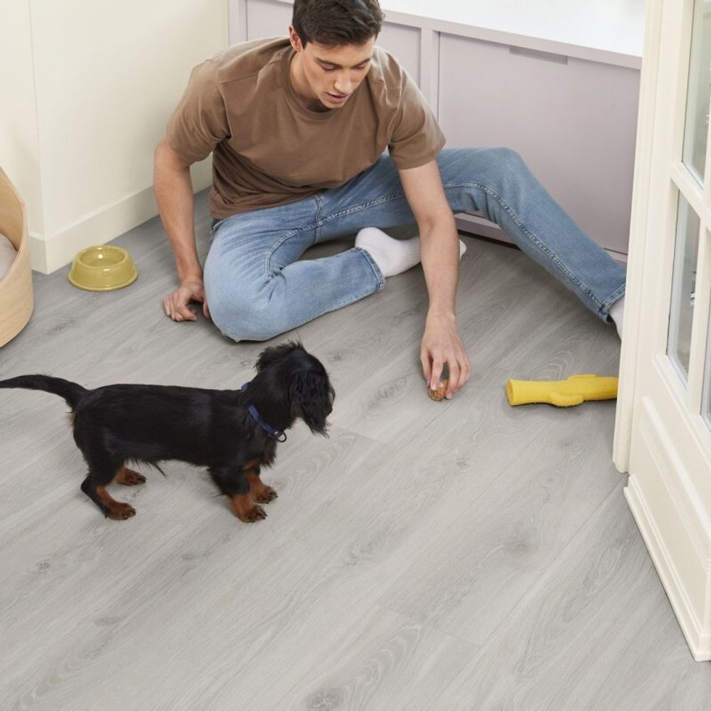 ЛАМИНАТ BERRY-ALLOC OCEAN+ 2498 БЛУМ СЕРЕБРИСТО-СЕРЫЙ