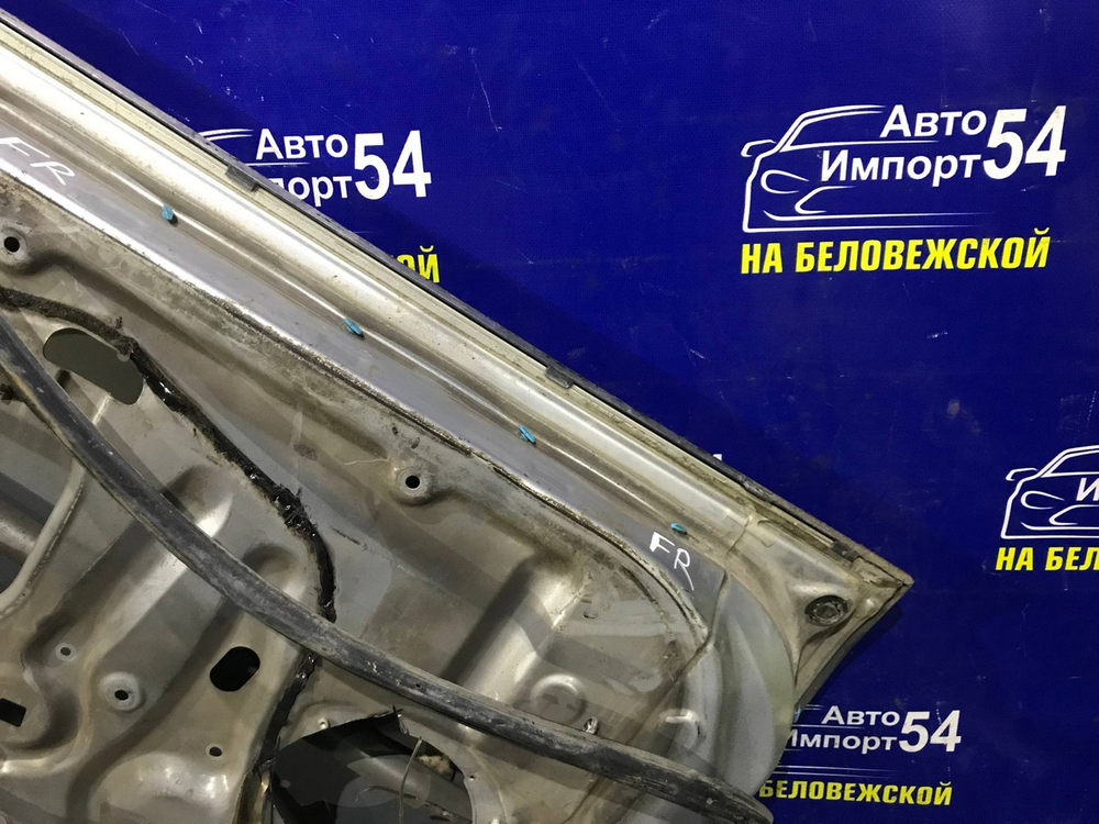 Дверь передняя правая TOYOTA IPSUM 1997