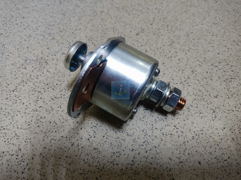 Включатель массы кнопочный (ВК318Б) ВК318-3704000