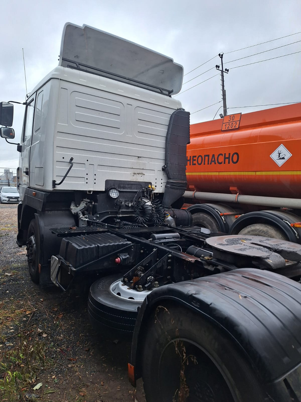 МАЗ 5440 4x2 Седельный тягач 5440С5-8580-031 (Дизельный, 6,7 л, 328 л.с., МТ)