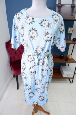 Платье Deniza с цветами 44 размер, новое