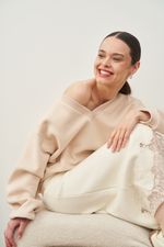 СВИТШОТ С V-ВЫРЕЗОМ КРЕМ-БРЮЛЕ