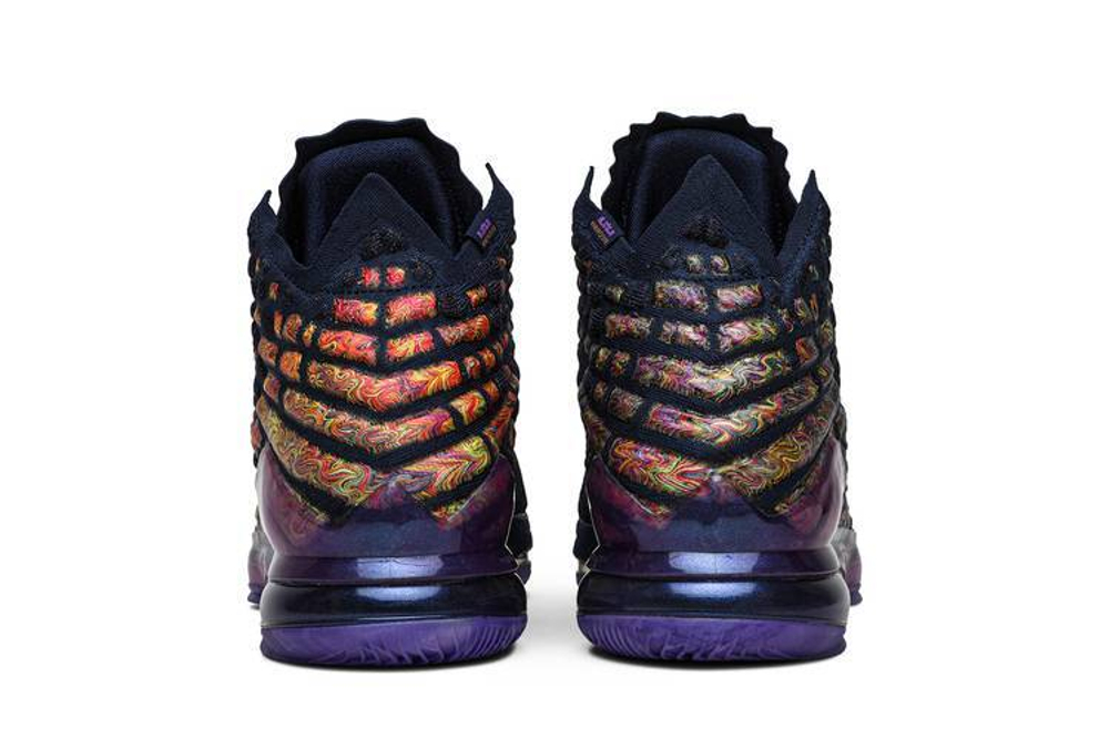 Кроссовки Nike Lebron 17