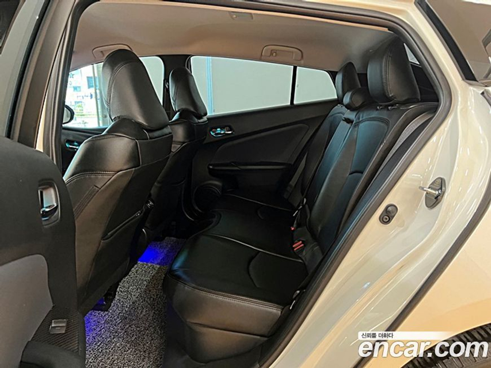 Toyota Prius 4 Generation 1.8 (09.2019)