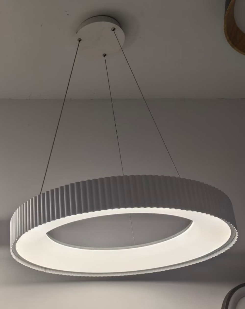 Люстра подвесная светодиодная Lanbos Piano, LED 120 Вт, до 30 кв м, белая