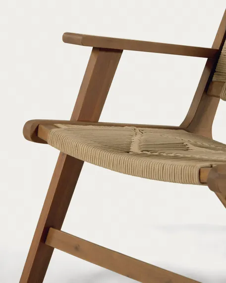 Плетеное кресло Geralda из массива акации, темное