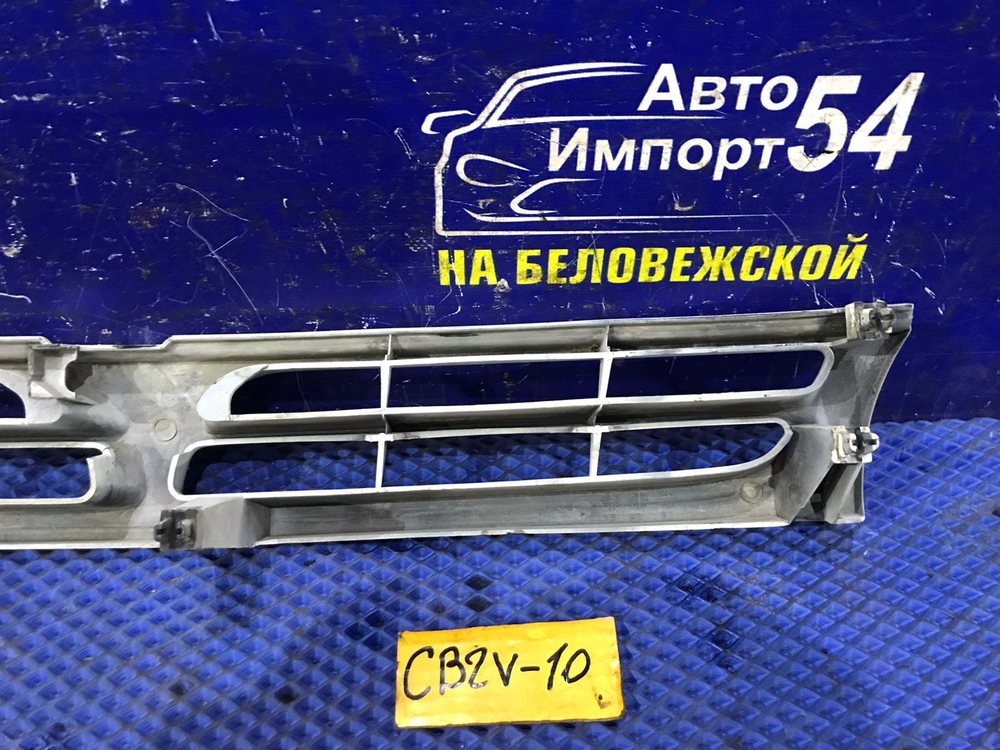 Решетка радиатора MITSUBISHI LIBERO 1999