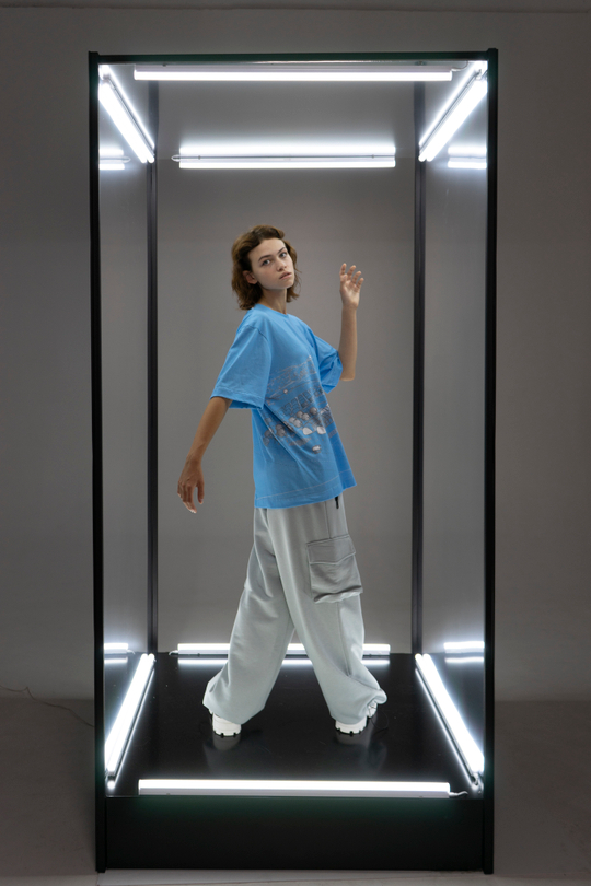 Футболка оверсайз с принтом "Лунная станция", цвет голубой