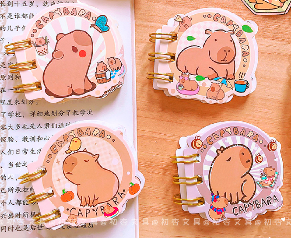 Блокнот маленький "Capybara Family"