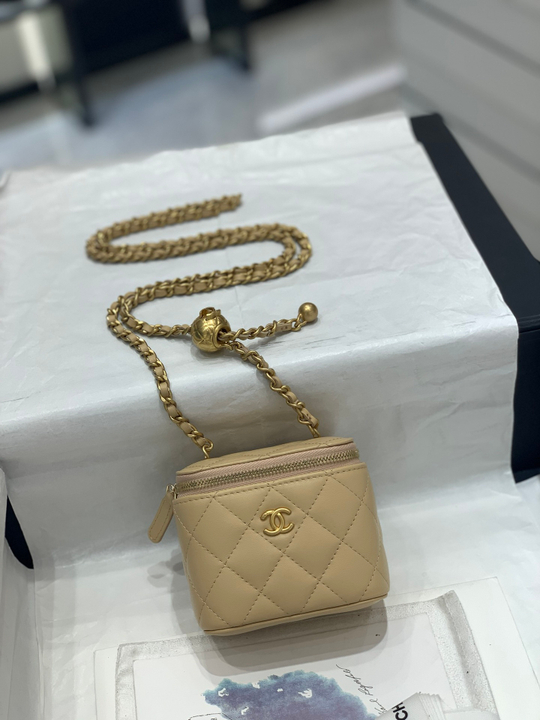 Chane1 Small Vanity with Chain 11 cm