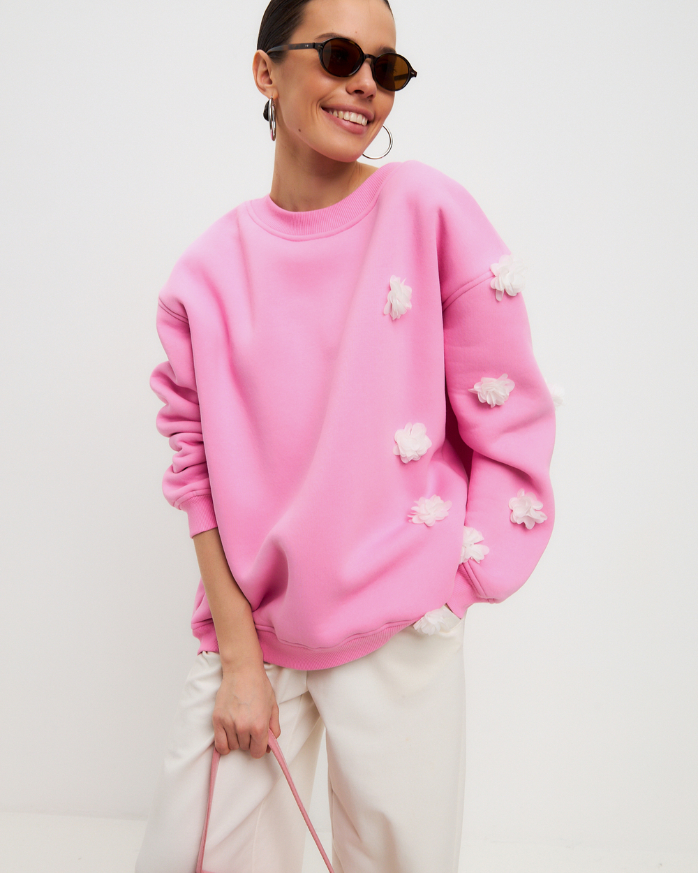 Свитшот oversize с вышивкой цветами