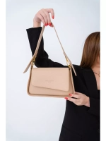 Сумка кросс-боди через плечо с широким съемным ремнем.