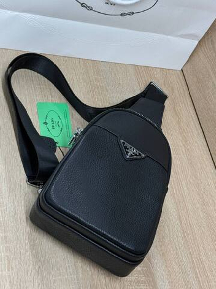 Сумка-слинг Prada