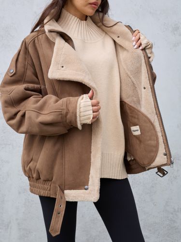 Коричневая дубленка с воротником