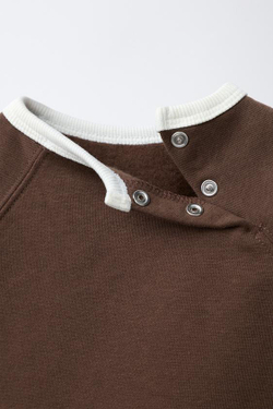 ZARA КОМПЛЕКТ: ТОЛСТОВКА И БРЮКИ С КОНТРАСТНЫМИ ДЕТАЛЯМИ, КОРИЧНЕВЫЙ