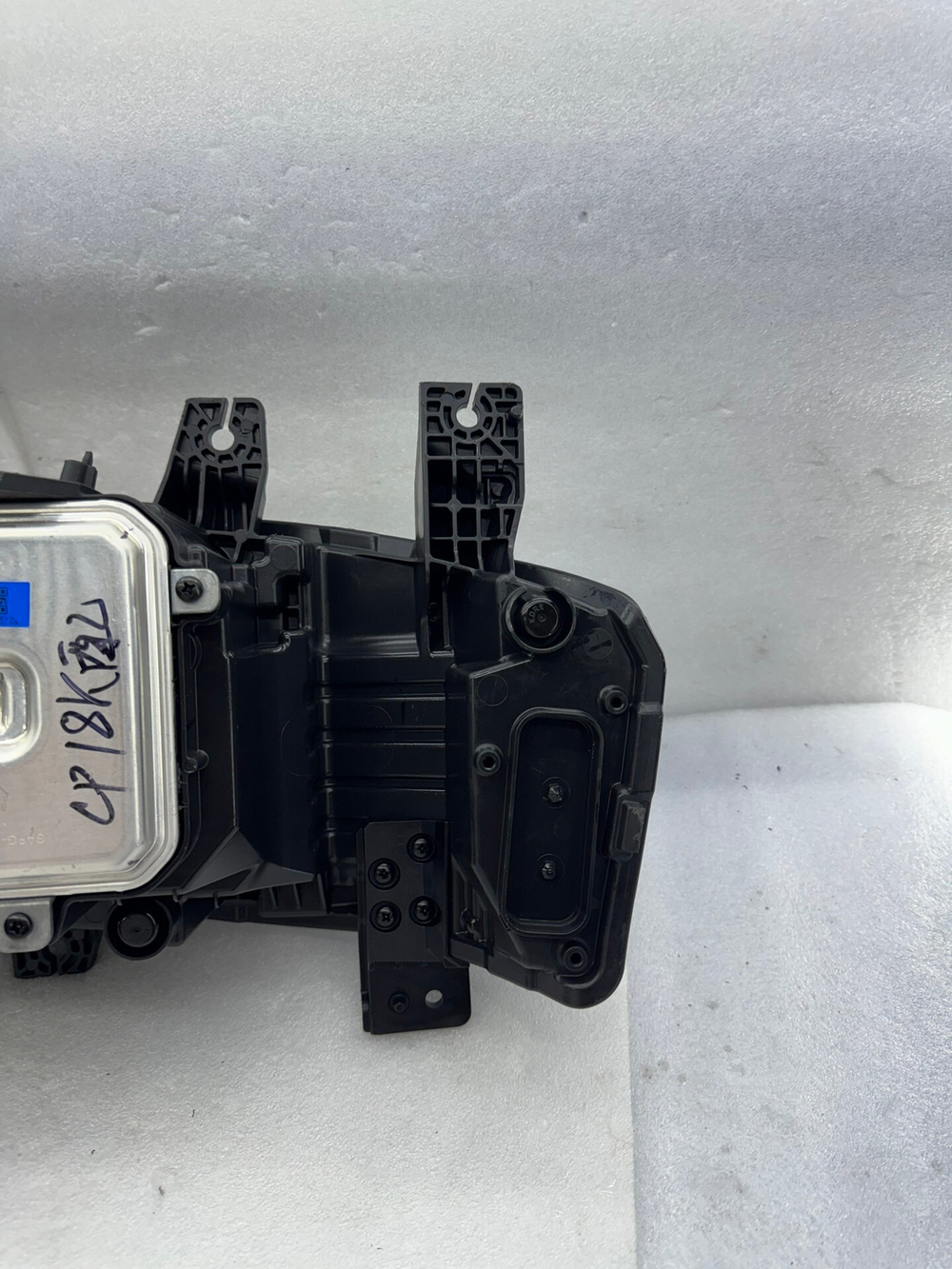 Передняя левая фара (LED) BYD T5