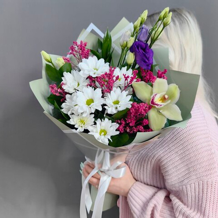 Авторский букет с фисташковой орхидеей