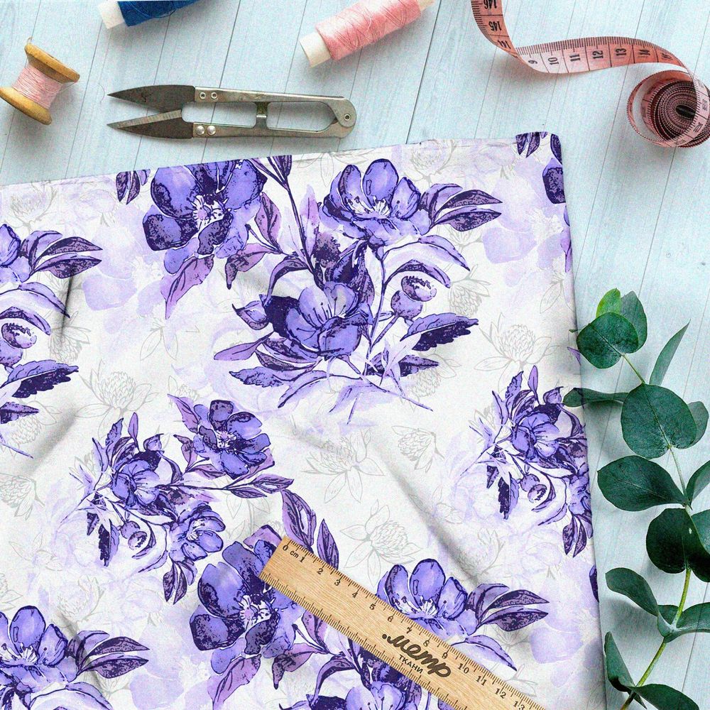 Ткань кулирная гладь фиолетовые цветы, нарисованные акварелью