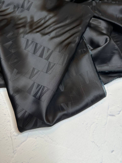 Вискоза жаккардовая подкладочная (Valentino, 100%вискоза, Густой черный/логотип бренда, 140, 110 гр/м2)