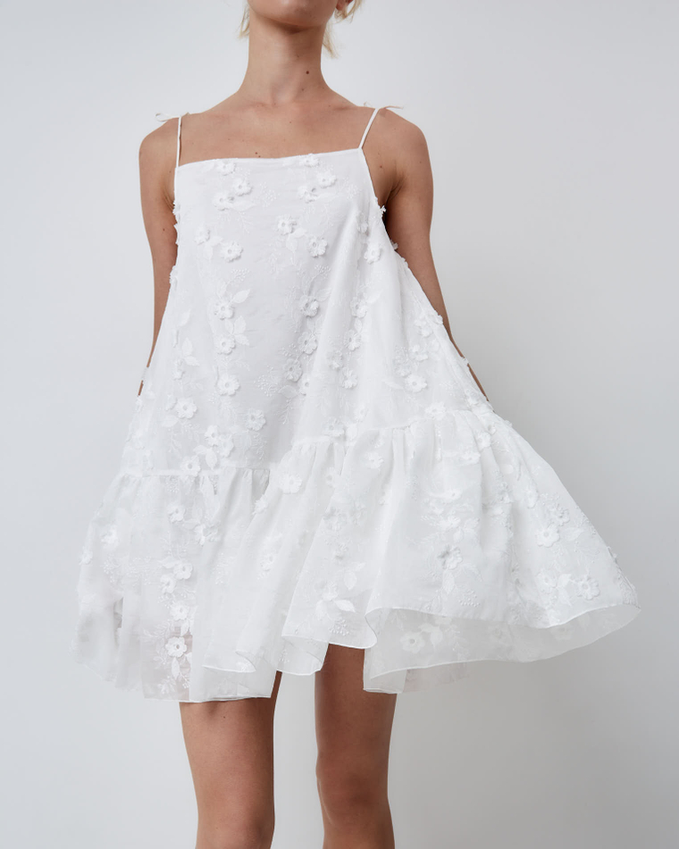 Сарафан из хлопкового шитья белый