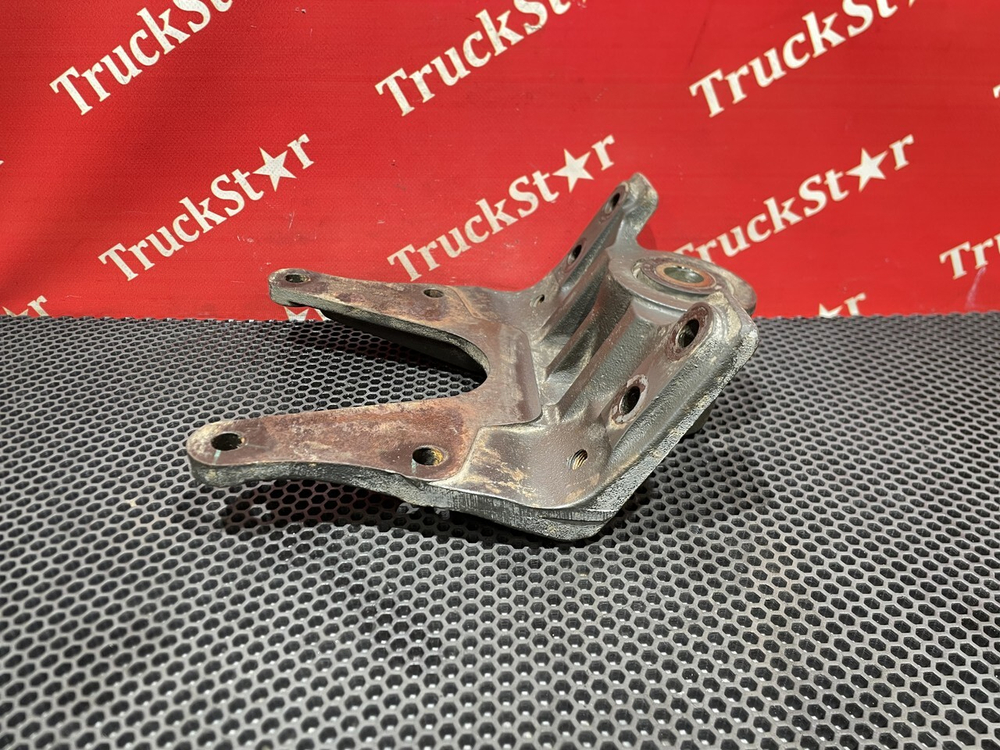 Кронштейн передней рессоры