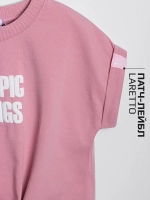 Розовый костюм для девочки на лето