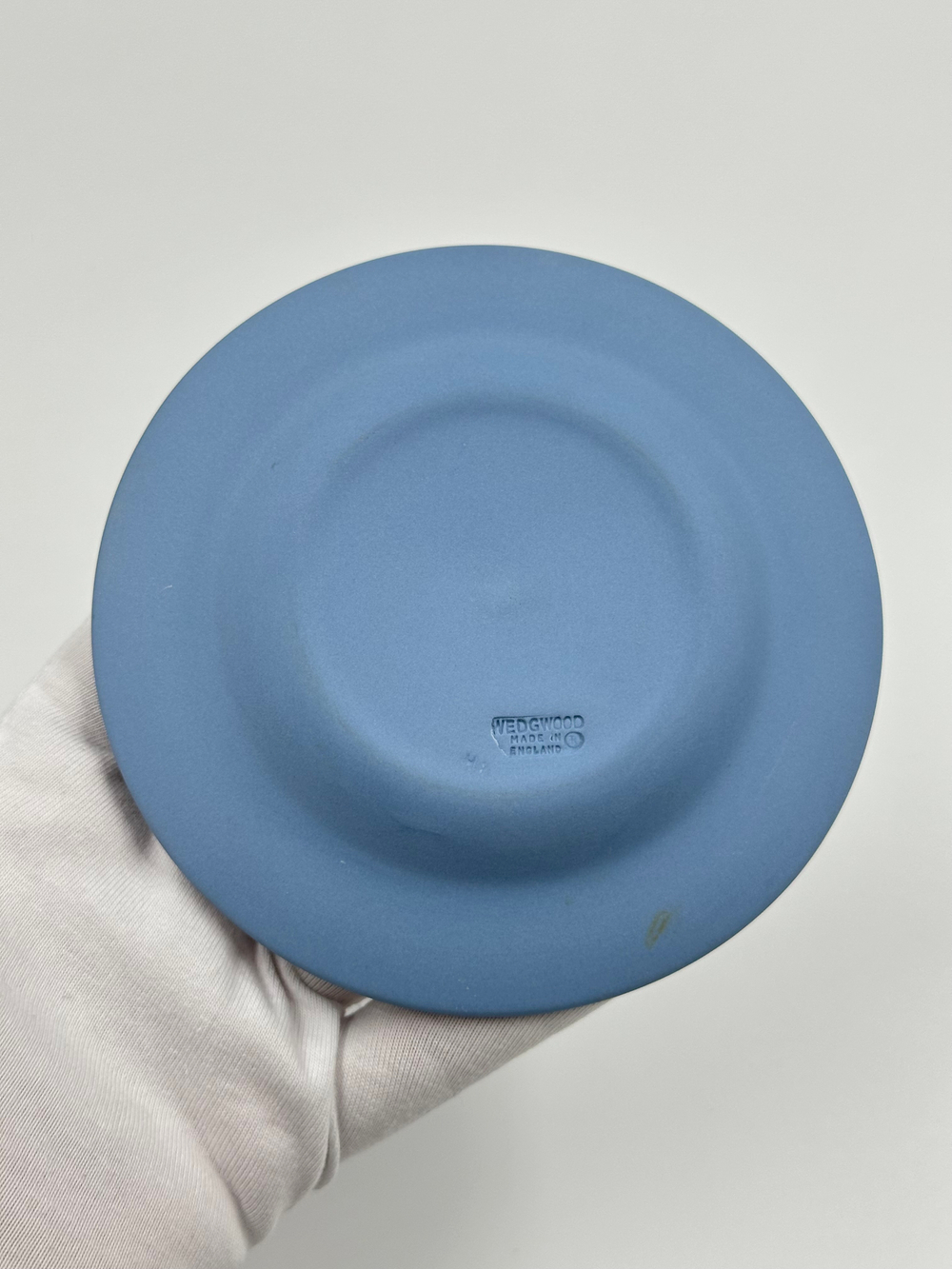 Декоративная тарелочка Скат Wedgwood голубая