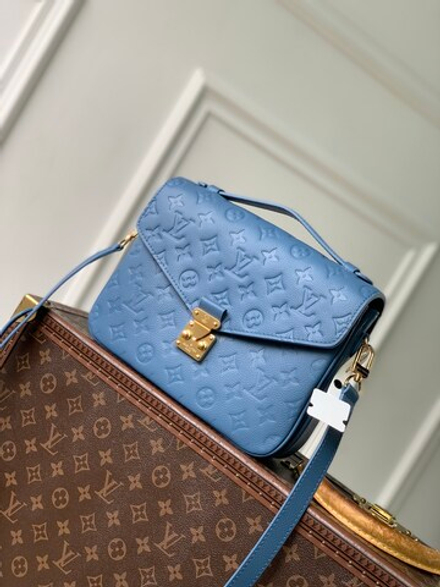 Louis Vuitton Pochette Metis