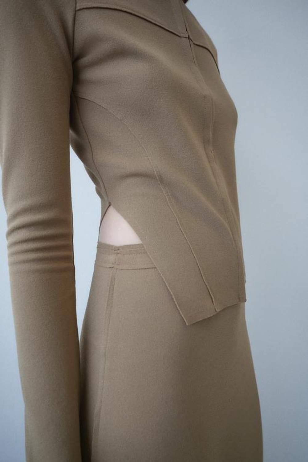 ZARA ТОП С РАЗРЕЗАМИ, ПЕСОЧНЫЙ