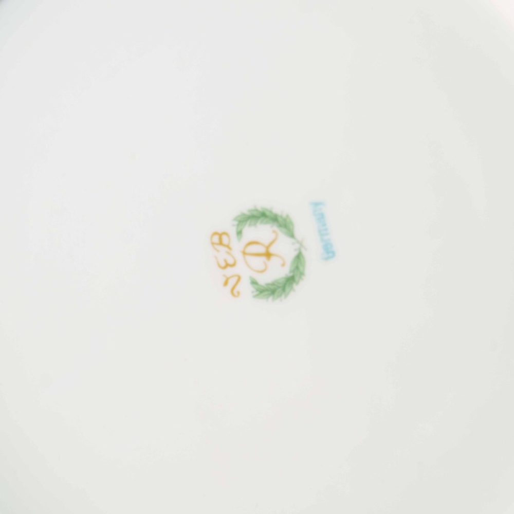 Декоративная тарелка с кобальтовым зеркалом и золочёным орнаментом