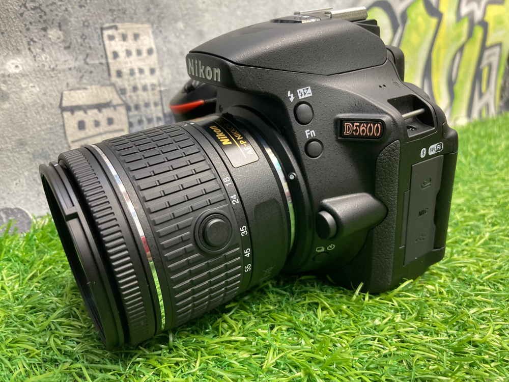 Nikon D5600 Kit AF-P 18-55mm VR 25 кадров