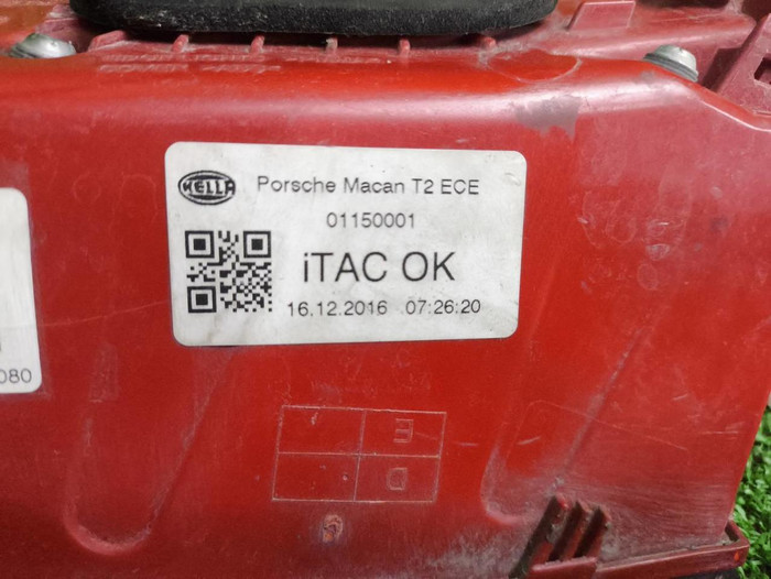 Фонарь левый внутренний Porsche Macan 95b (14-18)