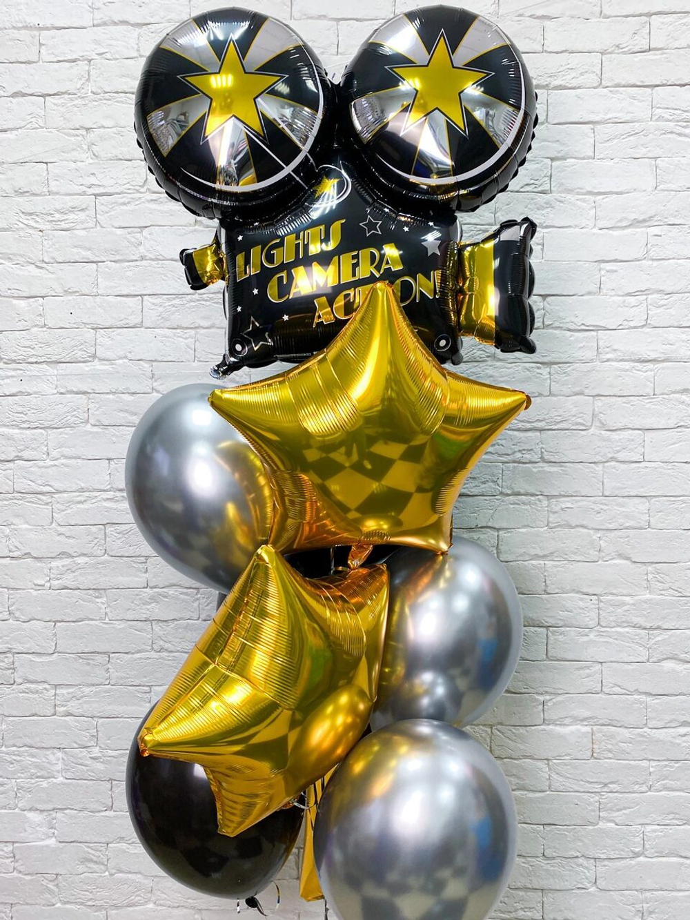 Фонтан из воздушных шаров. "Кинокамера"