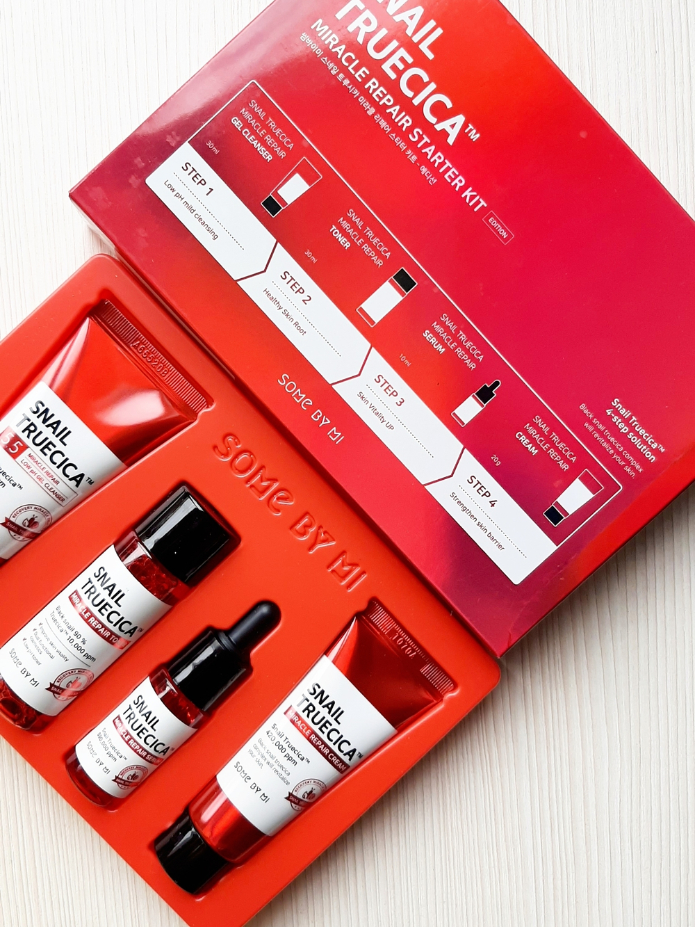 Набор по уходу за проблемной кожей с муцином улитки Some By Mi Snail Truecica Miracle Repair Starter Kit (Тонер 30мл , Сыворотка 10 мл, Крем 20 мл, Пенка 30ml).