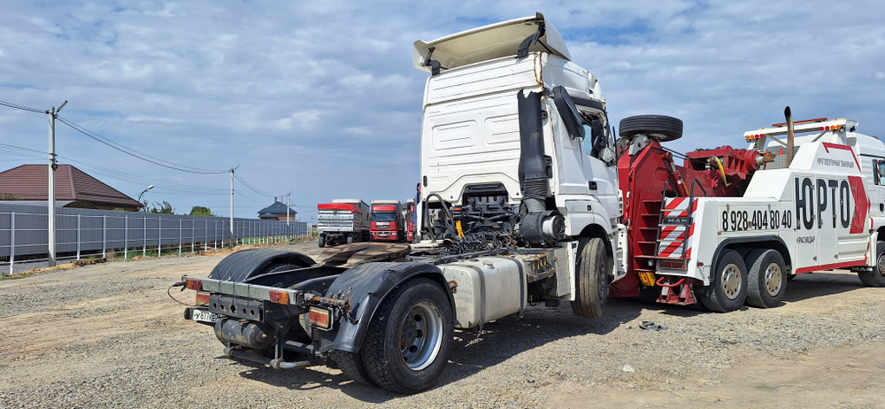 КамАЗ 5490 4x2 Седельный тягач 5490-S5 (Дизель/Газ, 12,0 л, 401 л.с., МТ)
