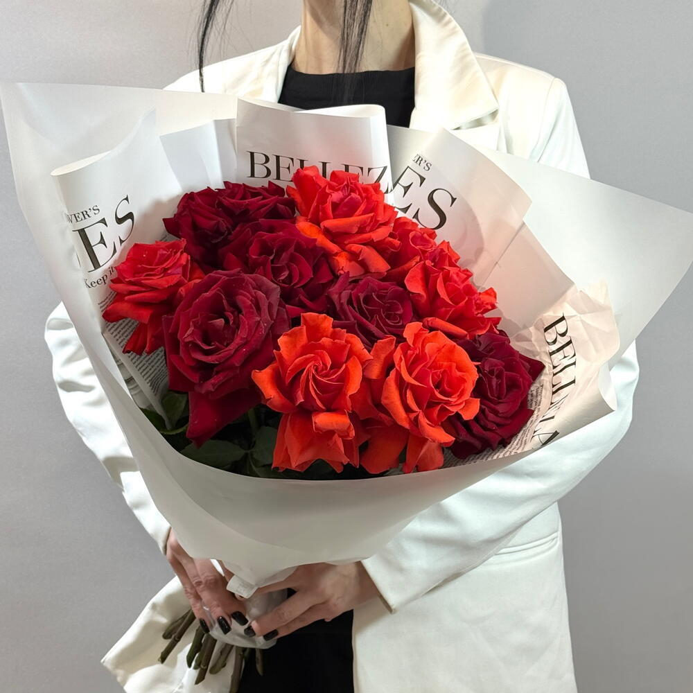 «Алый дуэт» букет с французскими розами Нина и Эксплорер