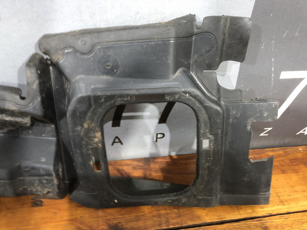 Воздуховод радиатора верхний BMW 5 (G30) 16-22 Б/У Оригинал 51747383845