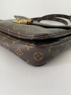 Сумка Louis Vuitton POCHETTE METIS