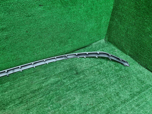 Молдинг переднего бампера Audi Q8 (18-23) S-line