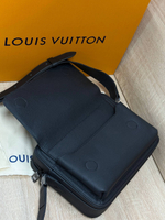 Сумка-мессенджер Louis Vuitton