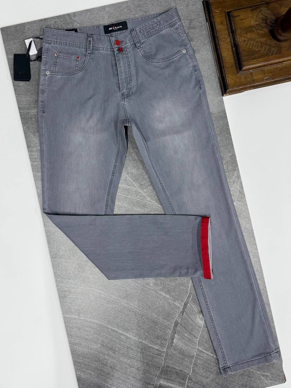 Джинсы Kiton