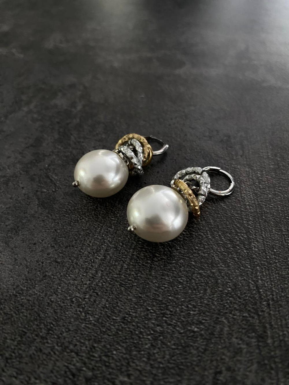 HMG 1131 Майорка Серьги mix плоский круглый белый жемчуг 1,5 см, биколор