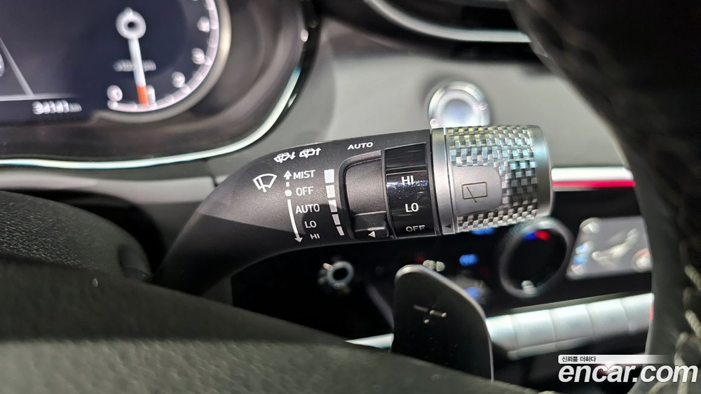 Genesis GV70 2.5T Бензин 2WD (07.2022)