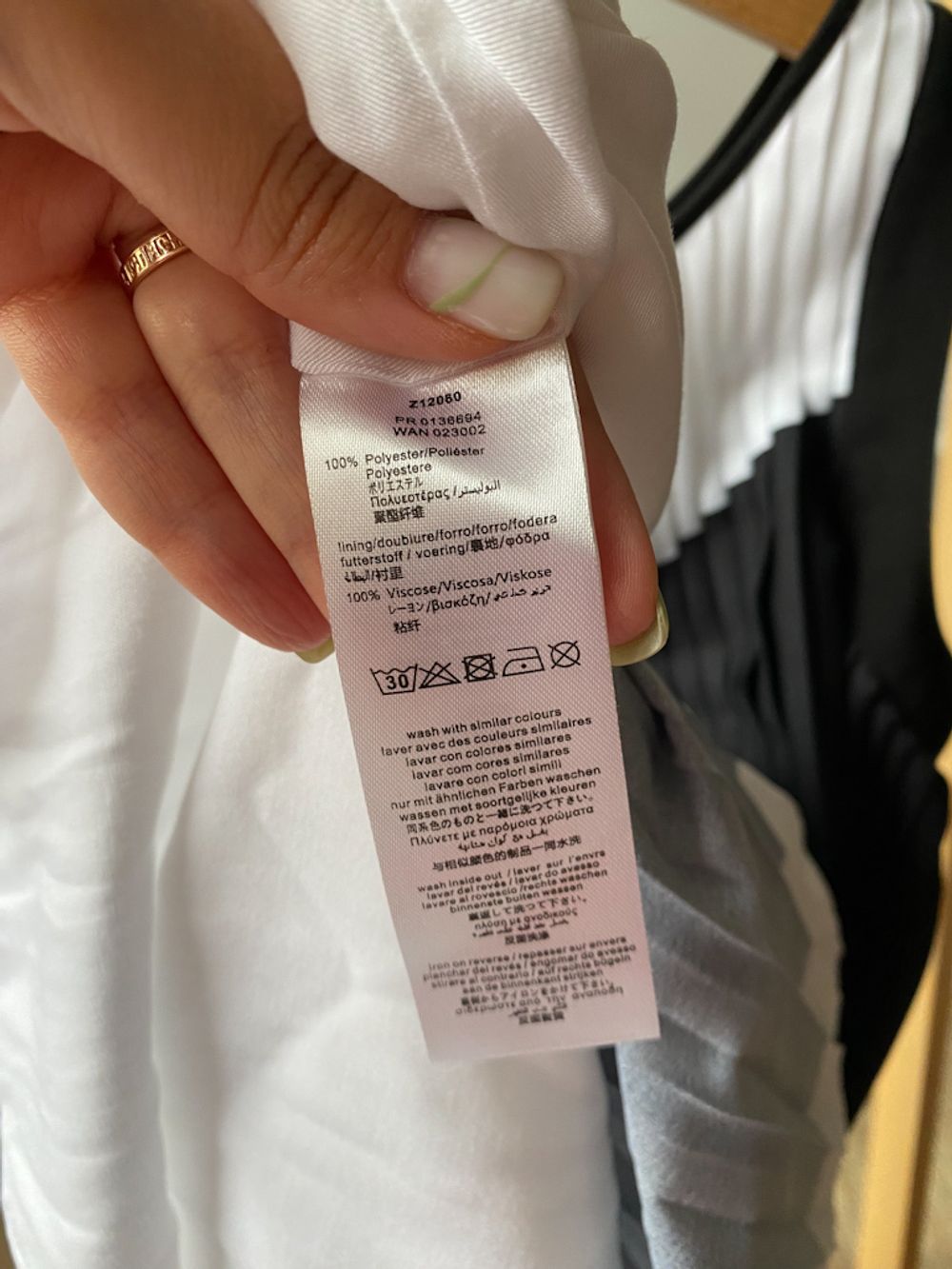 Платье Karl Lagerfeld, 128