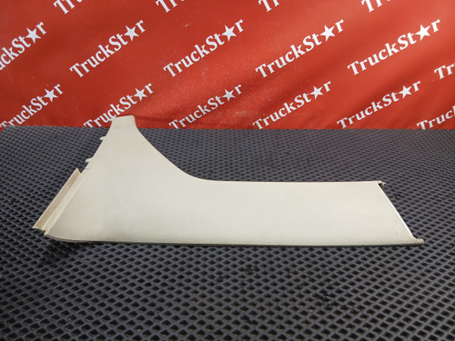 Накладка стойки задней правой