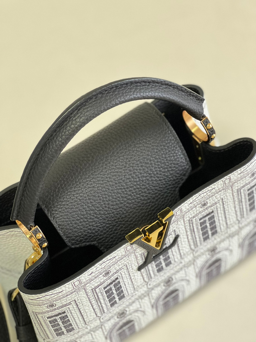 Louis Vuitton Capucines BB