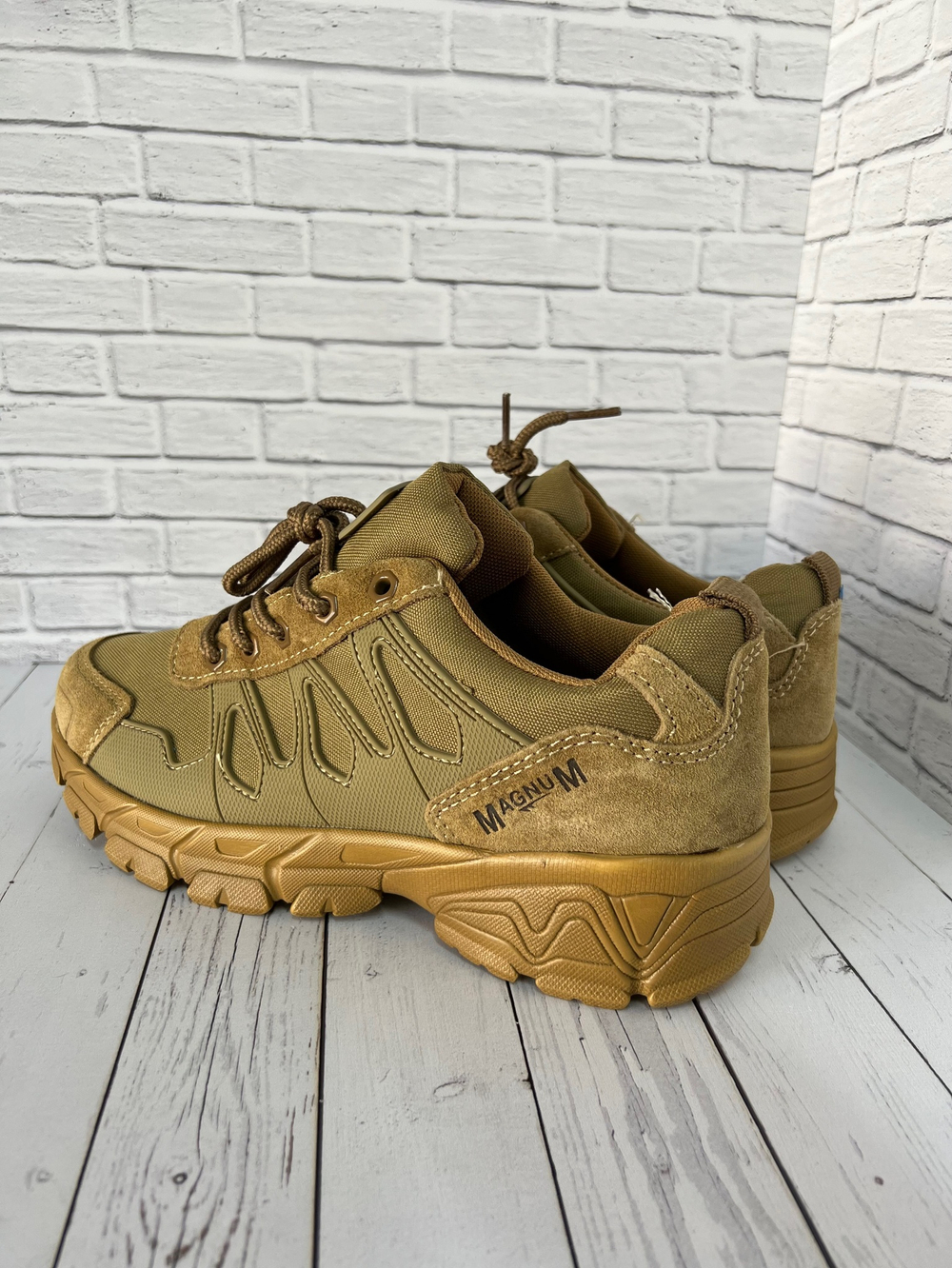 Треккинговые кроссовки Magnum / песок