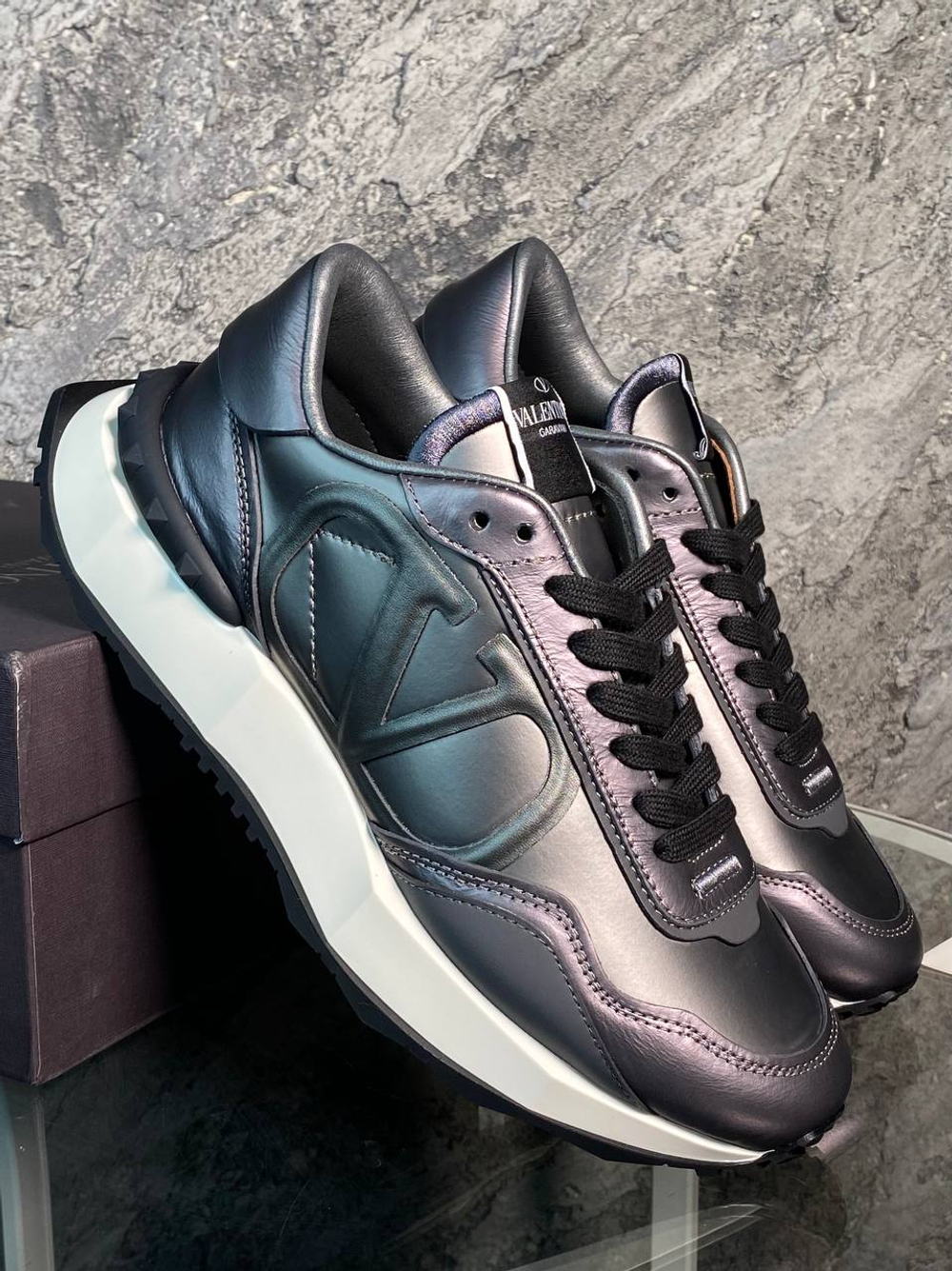 Кроссовки Valentino