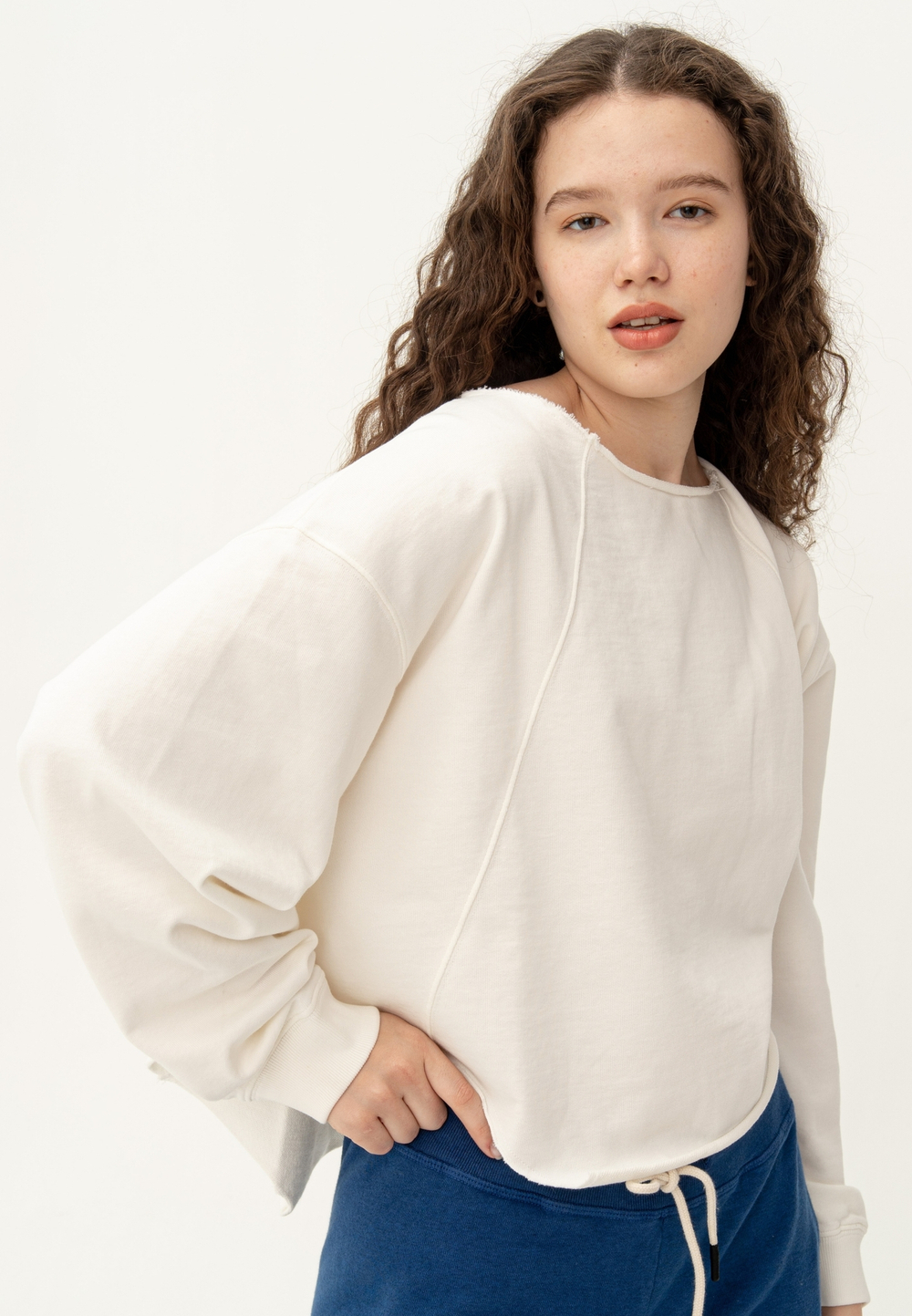 Свитшот оверсайз Bowery NYC Crop Off White